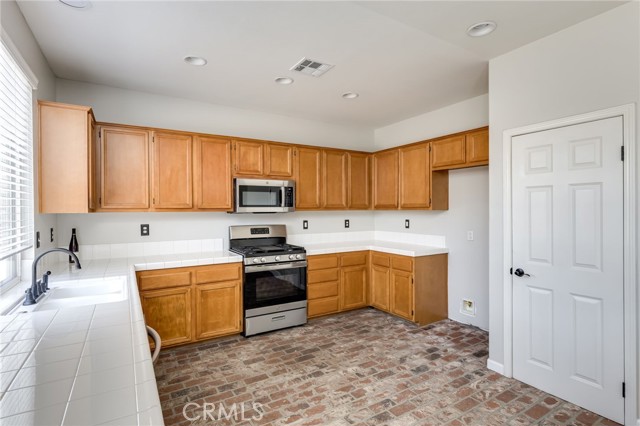 Detail Gallery Image 13 of 35 For 29413 Falcon Hill Dr, Menifee,  CA 92584 - 4 Beds | 2/1 Baths