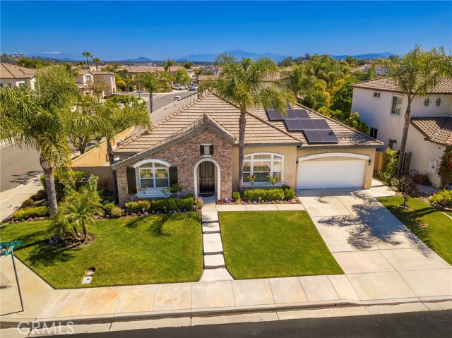 Detail Gallery Image 2 of 53 For 31118 Lilac Way, Temecula,  CA 92592 - 4 Beds | 2/1 Baths