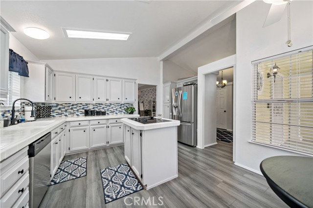 Detail Gallery Image 9 of 45 For 1444 Saint Croix Dr, Hemet,  CA 92543 - 3 Beds | 2 Baths