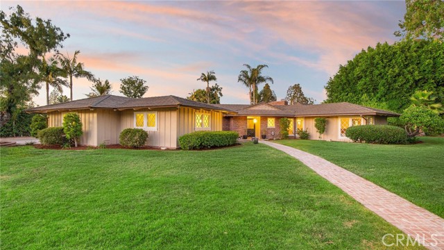 Detail Gallery Image 1 of 53 For 1430 La Perla Ave, Long Beach,  CA 90815 - 4 Beds | 3/1 Baths