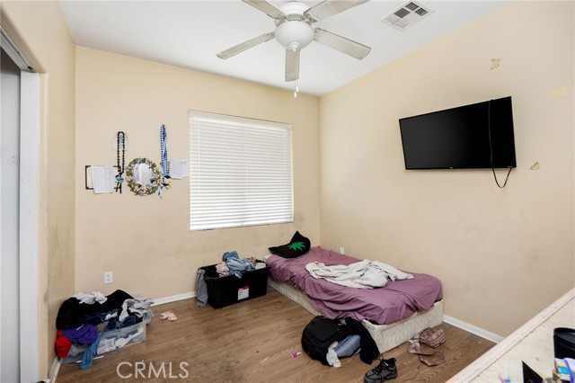 Detail Gallery Image 12 of 15 For 26335 Iris Ave #D,  Moreno Valley,  CA 92555 - 3 Beds | 2 Baths