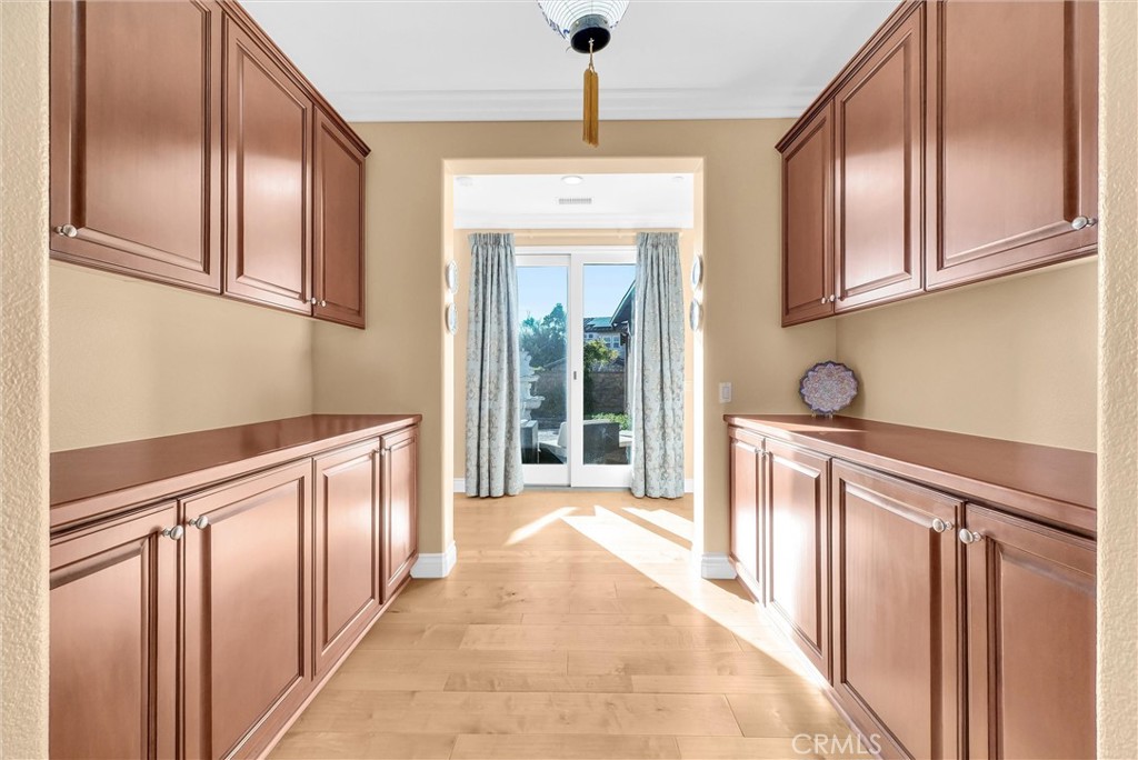 MLS #OC25275903 image #24