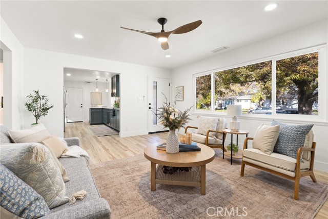 Detail Gallery Image 5 of 27 For 16 El Cerrito Dr, Chico,  CA 95973 - 3 Beds | 2 Baths