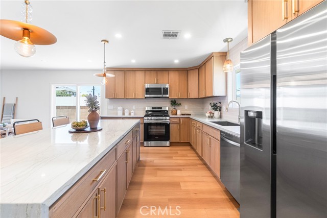 22748 Samuel Street, Torrance CA: https://media.crmls.org/medias/384213e5-d052-42bb-9538-0b29c3c0af8c.jpg