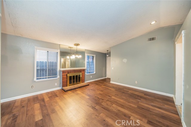 807 Santa Fe Lane, Colton CA: https://media.crmls.org/medias/384254cd-8993-47fd-93b5-2ad37b9bc2c9.jpg