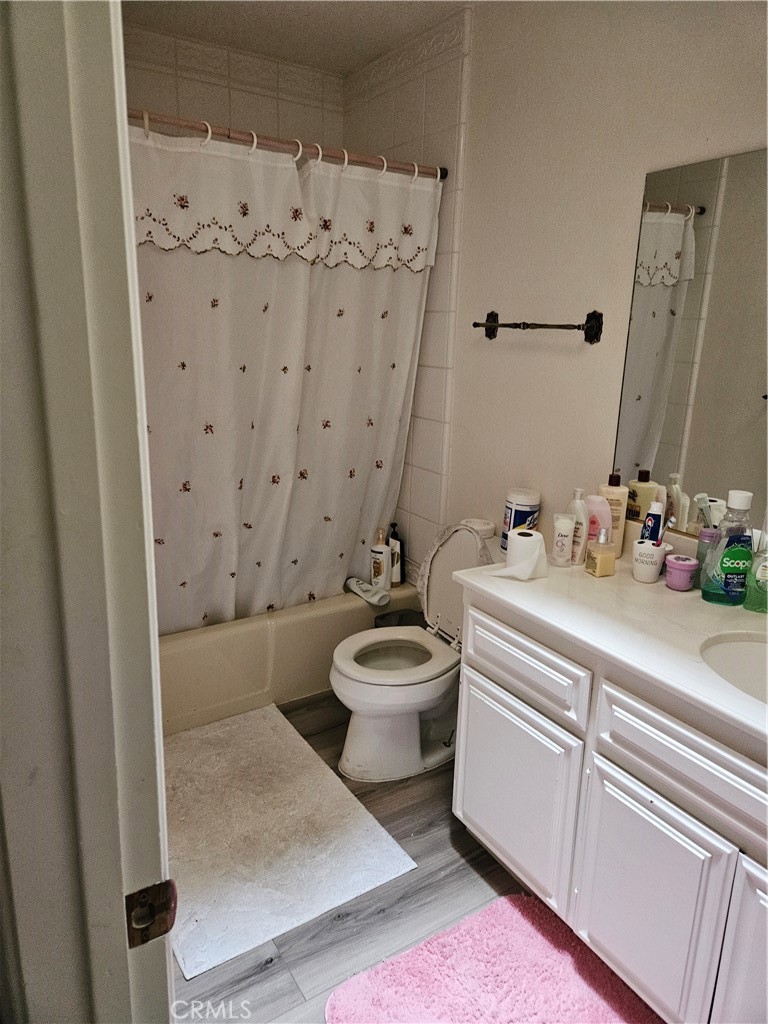 https://media.crmls.org/medias/38430e21-b155-44ae-8a14-6c37de659e30.jpg?preset=X-Large