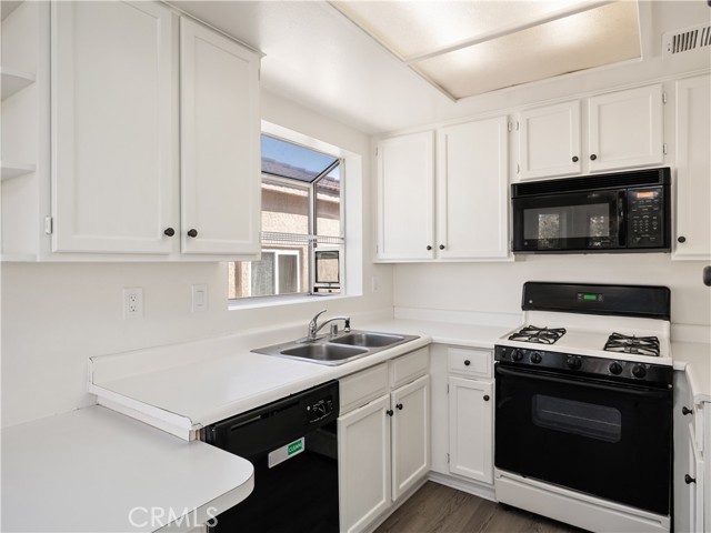 Detail Gallery Image 16 of 44 For 19810 Sandpiper Pl #22,  Newhall,  CA 91321 - 3 Beds | 2 Baths