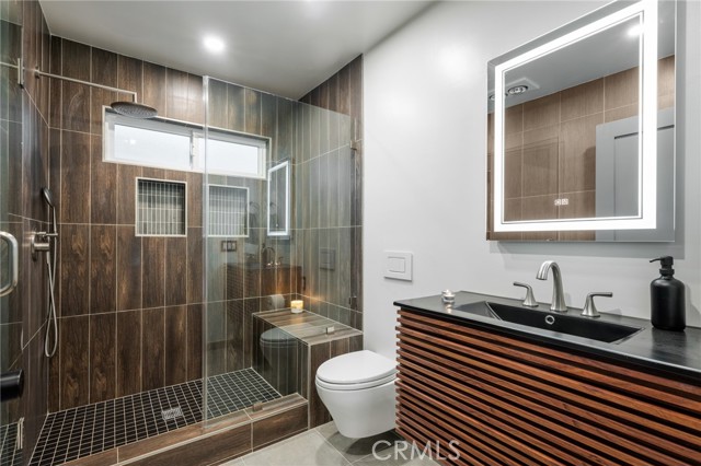 7424 W 85th Street, Los Angeles CA: https://media.crmls.org/medias/3843e1f8-47a2-4888-8acd-75677c9d1c39.jpg