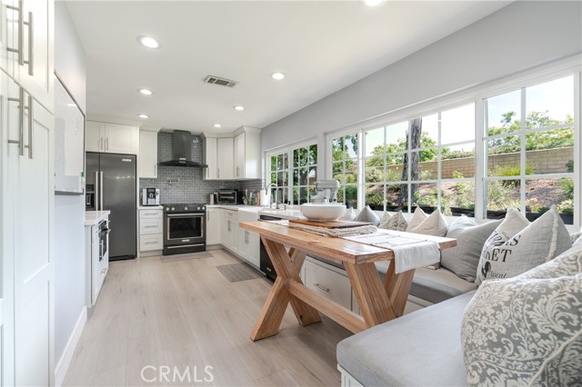 12 Juniper, Irvine CA: https://media.crmls.org/medias/3843ec31-cdad-4523-aa3b-758480eb7457.jpg