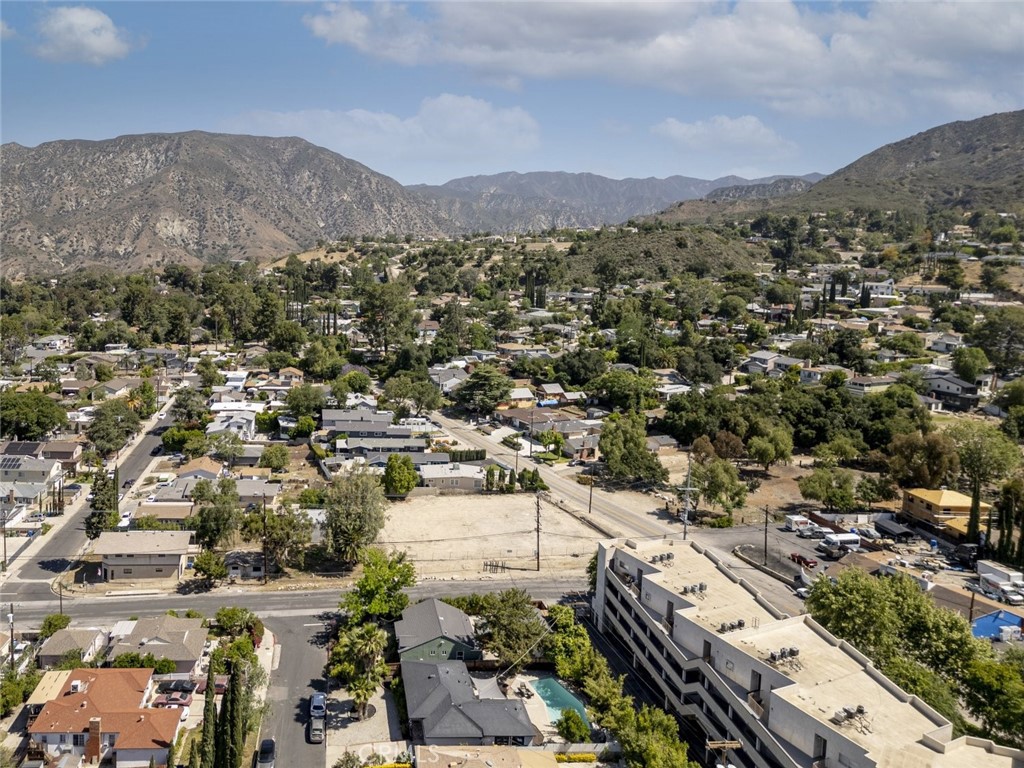 https://media.crmls.org/medias/38444bb2-5c38-4d77-aac1-285dccfce35a.jpg?preset=X-Large