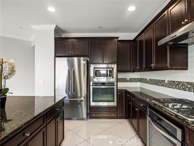 28002 Kenny Lane, Saugus CA: https://media.crmls.org/medias/38447e79-6569-4bf3-ab8b-c50d4595f80a.jpg