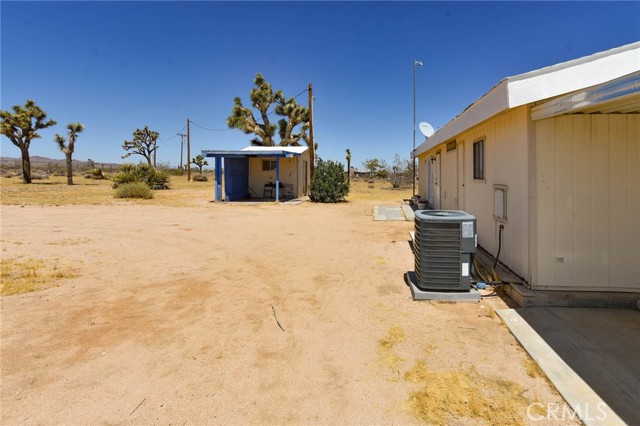 Detail Gallery Image 32 of 45 For 1732 Surrey Ave, Yucca Valley,  CA 92284 - 2 Beds | 2 Baths