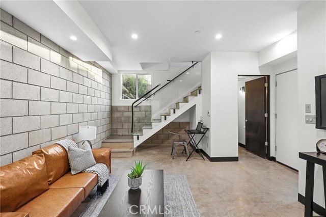 Detail Gallery Image 18 of 74 For 1106 1106 1/2 Geraghty Avenue, Los Angeles,  CA 90063 - 2 Beds | 2/2 Baths