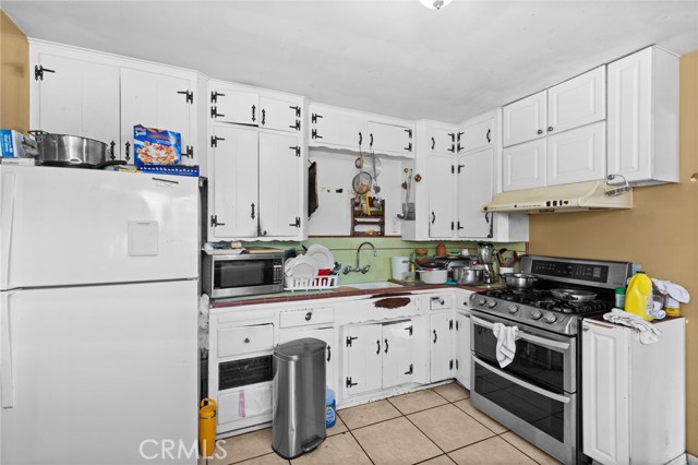 Detail Gallery Image 6 of 12 For 1146 Richland Ave, Santa Ana,  CA 92703 - 4 Beds | 1 Baths