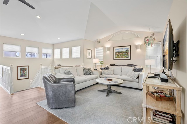 1034 Isabella Avenue, Coronado CA: https://media.crmls.org/medias/38457d3b-328a-4c97-b1cf-2e593ff261ac.jpg
