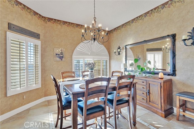 Detail Gallery Image 9 of 39 For 13519 Sunset, Apple Valley,  CA 92308 - 4 Beds | 3 Baths