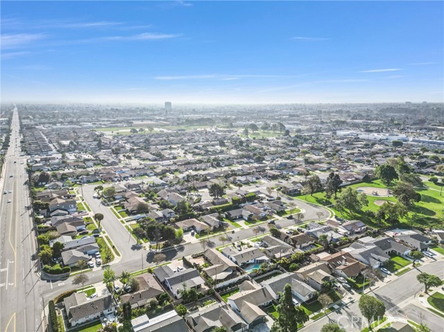 Detail Gallery Image 33 of 35 For 16572 Patricia Ln, Huntington Beach,  CA 92647 - 4 Beds | 2 Baths
