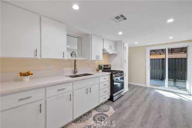 Detail Gallery Image 16 of 33 For 10732 Hatteras St, North Hollywood,  CA 91601 - 3 Beds | 2 Baths