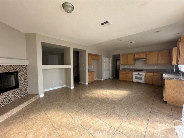 10166 Jennifer Avenue, Hesperia, California 92345, 4 Bedrooms Bedrooms, ,3 BathroomsBathrooms,Residential Lease,For Rent,10166 Jennifer Avenue,CRCV24239223