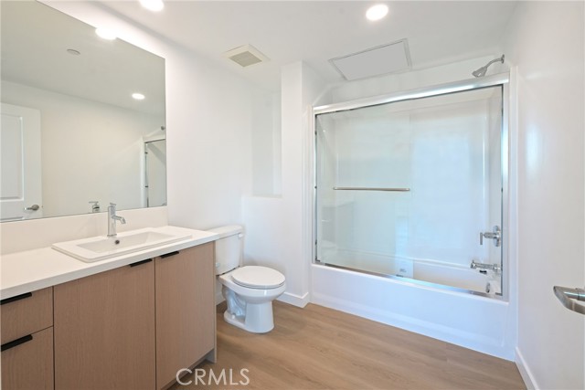 Detail Gallery Image 7 of 11 For 14606 Sylvan St #508,  Van Nuys,  CA 91411 - 2 Beds | 2 Baths