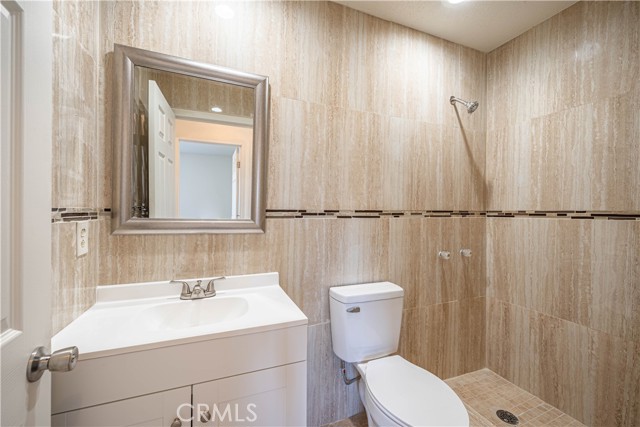 Detail Gallery Image 12 of 15 For 17130 Valeport Avenue, Lancaster,  CA 93535 - 2 Beds | 2 Baths