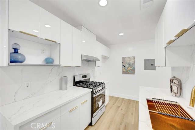Detail Gallery Image 14 of 39 For 1521 N Normandie Ave, Los Angeles,  CA 90027 - 3 Beds | 2 Baths