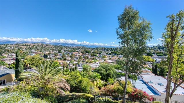 Detail Gallery Image 3 of 44 For 4755 Templeton St #2117,  Los Angeles,  CA 90032 - 2 Beds | 2 Baths