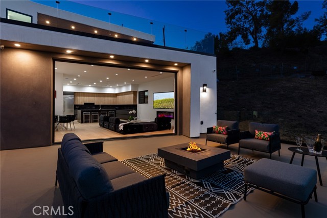 Detail Gallery Image 53 of 58 For 5134 Medina Rd, Woodland Hills,  CA 91364 - 5 Beds | 5/1 Baths