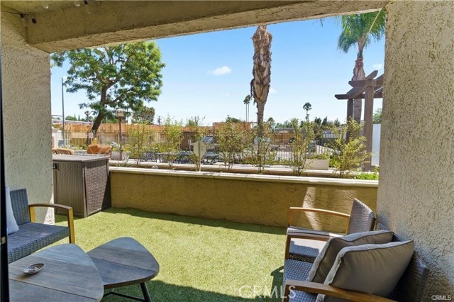 Detail Gallery Image 13 of 18 For 5009 Woodman Ave #116,  Sherman Oaks,  CA 91423 - 2 Beds | 2 Baths