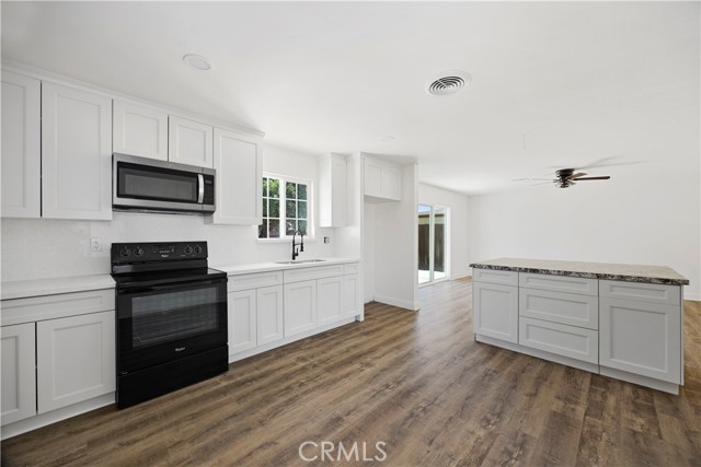 Detail Gallery Image 13 of 38 For 2521 Pacheco Rd, Bakersfield,  CA 93307 - 4 Beds | 2 Baths