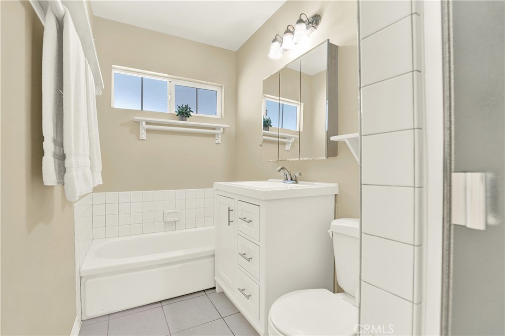 MLS #OC25128179 img 20