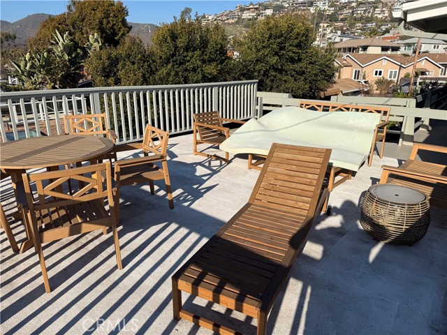 Detail Gallery Image 2 of 5 For 525 Catalina #D,  Laguna Beach,  CA 92651 - 1 Beds | 1 Baths