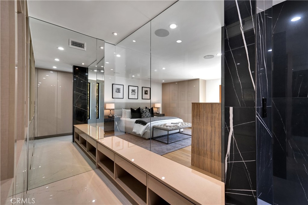 37. 2743 Laurel Canyon Boulevard Los Angeles, CA 90046