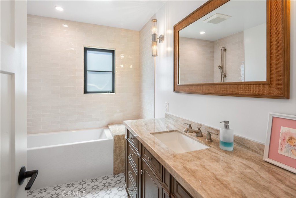 MLS #PV25261560 image #10