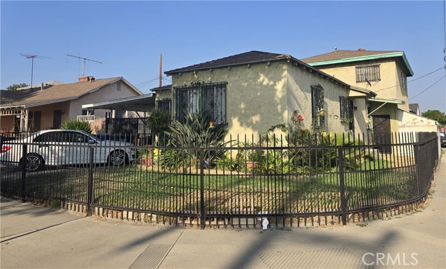 1538 Simmons Avenue, Los Angeles CA: https://media.crmls.org/medias/384f1290-598c-43d7-8586-c8284dbd0a96.jpg