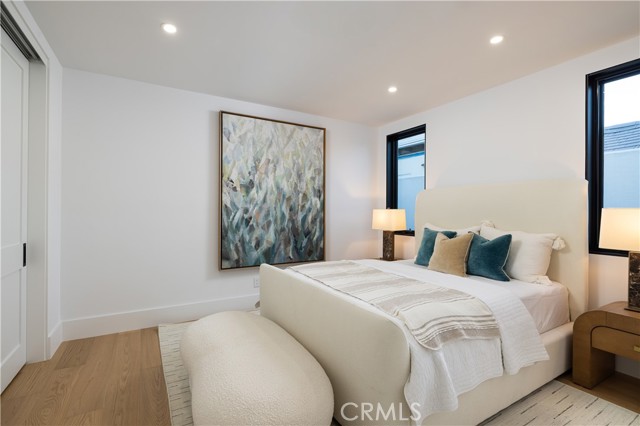 1315 Ocean Avenue, Seal Beach CA: https://media.crmls.org/medias/384fe67a-76de-481f-b5cd-c2ccbe314504.jpg