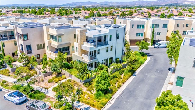 195 Stellar, Irvine CA: https://media.crmls.org/medias/385011eb-5640-4bc0-9186-ec32267f5579.jpg