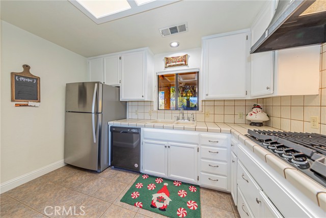 Detail Gallery Image 18 of 58 For 49803 Stillmeadow Ln, Oakhurst,  CA 93644 - 3 Beds | 2 Baths