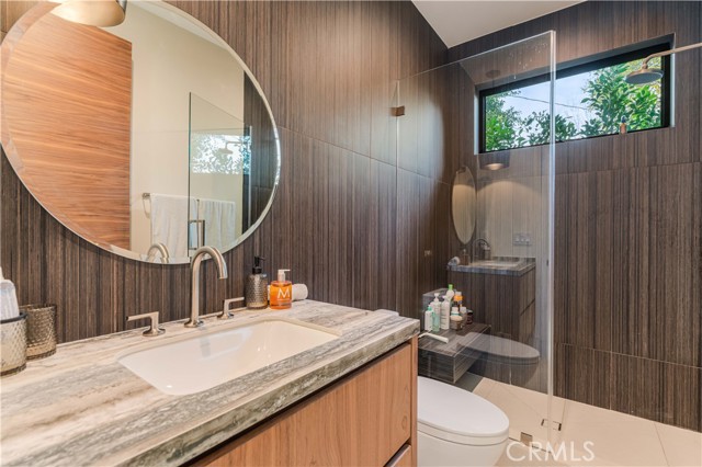 Detail Gallery Image 37 of 46 For 5075 Enfield, Encino,  CA 91316 - 4 Beds | 5 Baths