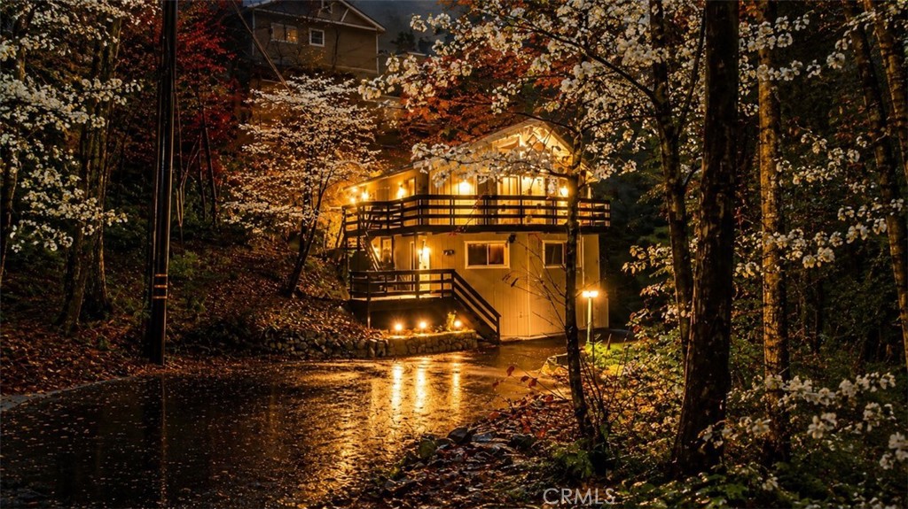 https://media.crmls.org/medias/38517438-04f9-4c10-96cd-48444ff4c8d3.jpg?preset=X-Large