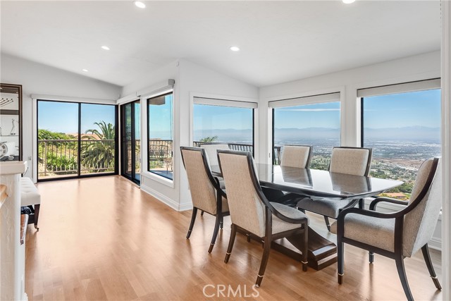 3300 Crownview Drive, Rancho Palos Verdes CA: https://media.crmls.org/medias/3851dee5-9e51-4a14-8b8d-7fa7cccb44f7.jpg