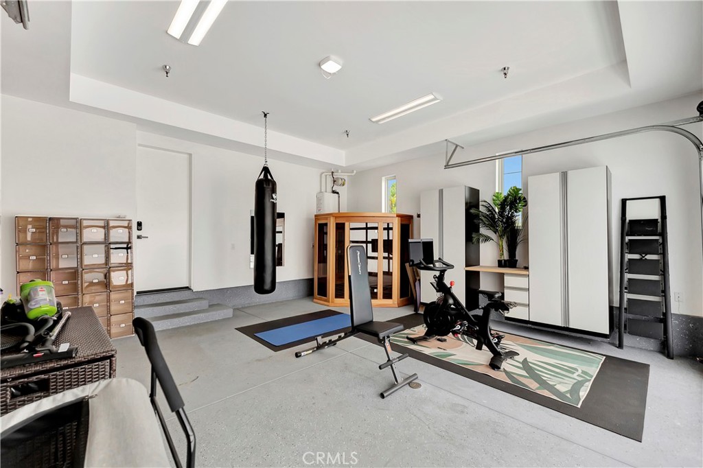 38521909 D90b 4014 9d65 6229ae725769