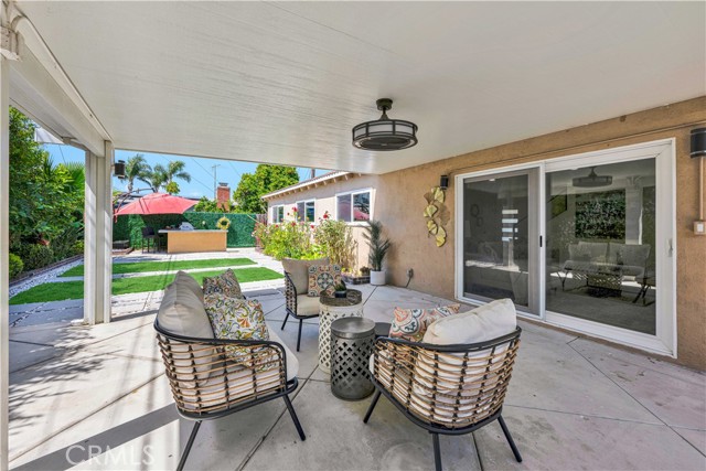 16761 Montclair Lane, Huntington Beach CA: https://media.crmls.org/medias/38529425-3865-4f18-adda-61289d8de0e7.jpg