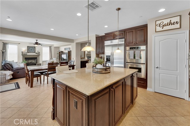 14668 Stageline Lane, Fontana CA: https://media.crmls.org/medias/385298b8-96a9-47f5-bd7c-c8a01559fce4.jpg