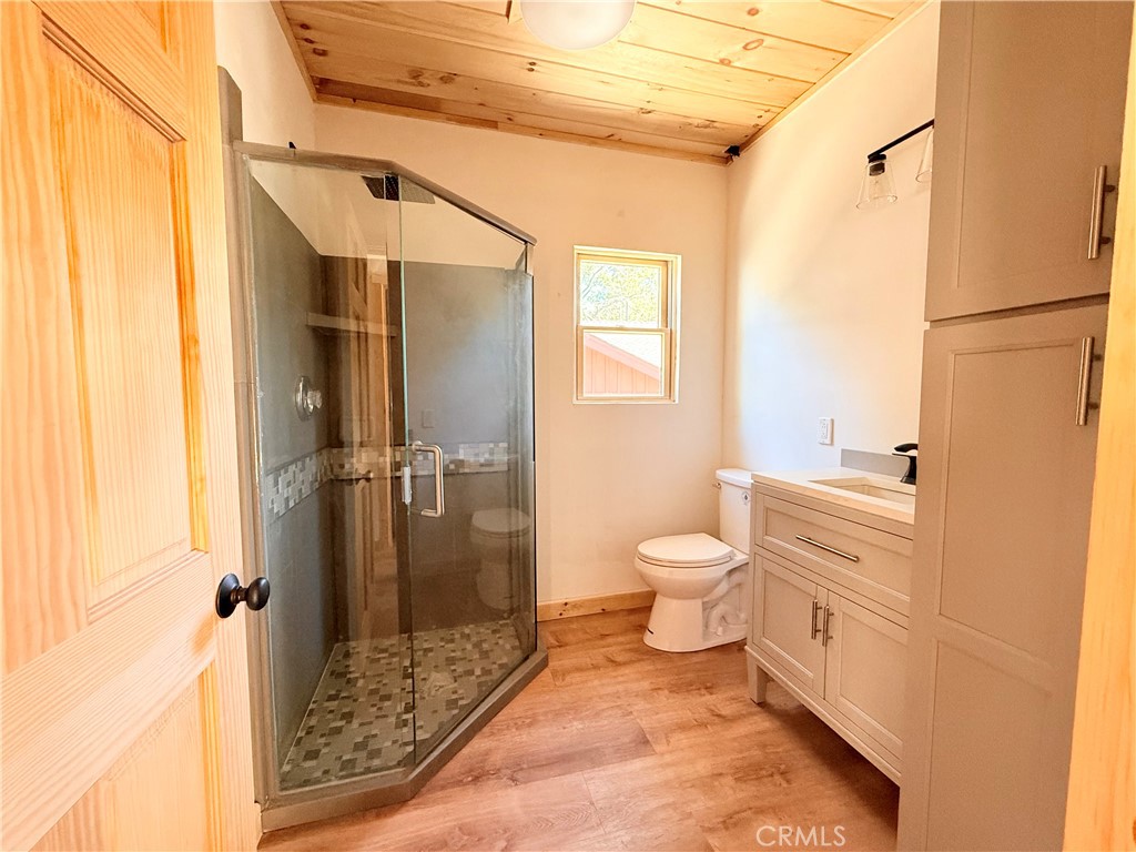https://media.crmls.org/medias/3852eac7-0496-4941-9d9c-2de5196ef736.jpg?preset=X-Large
