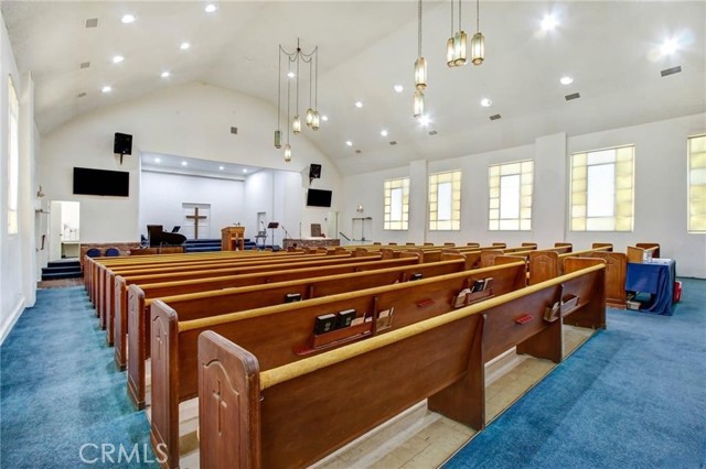 Image 12 of 46 For 724 Glenoaks Boulevard