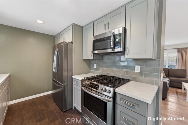 Detail Gallery Image 13 of 41 For 107 W Spring #C,  Long Beach,  CA 90806 - 2 Beds | 2/1 Baths