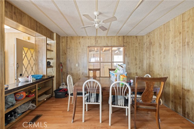 15374 Gaskell Road, Rosamond CA: https://media.crmls.org/medias/3854cc76-4c0f-485e-b7ac-32de1339e785.jpg