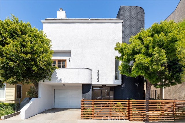 Detail Gallery Image 2 of 25 For 3832 Overland Ave #2,  Culver City,  CA 90232 - 2 Beds | 2/1 Baths