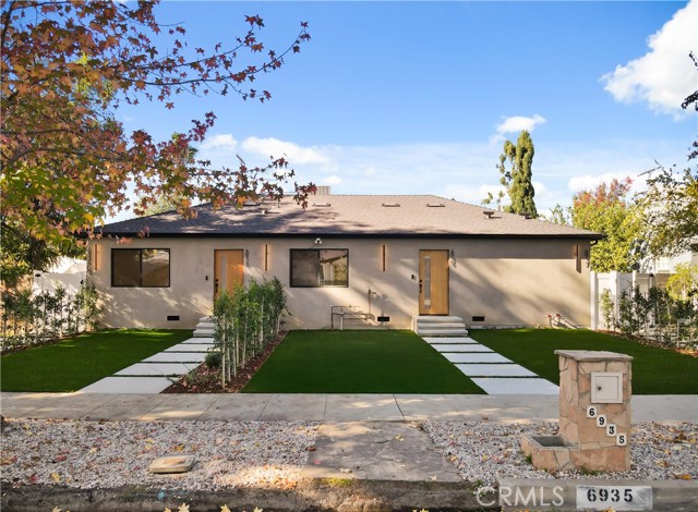 Detail Gallery Image 2 of 75 For 6935 Jellico Ave, Lake Balboa,  CA 91406 - 8 Beds | 8 Baths